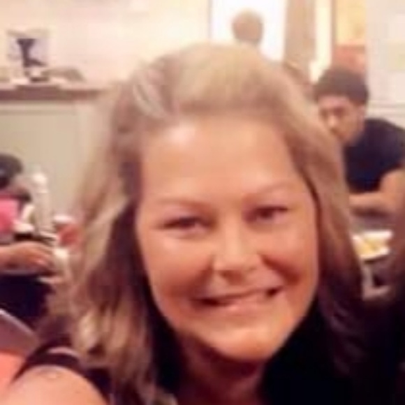 Meet your Posher, Amanda - Picture 1 of 1